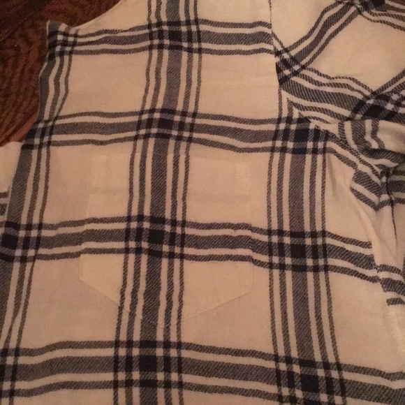 Madewell Plaid Back Button Detail Top - Picture 5 of 6